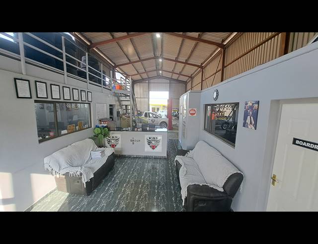 344M² WAREHOUSE TO LET IN ALTON